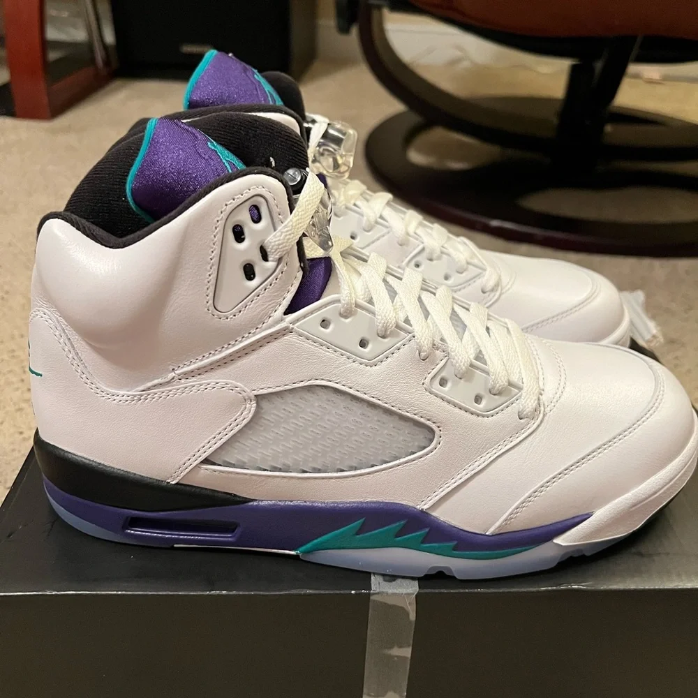 Brand New Jordan 5 Retro (2025) Grape 
Deadstock (DS) - Picture 5 of 10